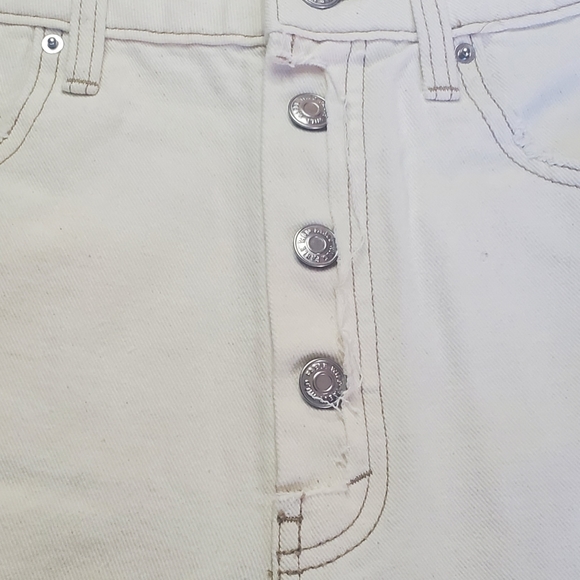 Wild Fable Women's Highest Rise Cutoff Shorts Off-White Size 10 Waist NEW - Picture 3 of 9